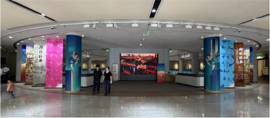 “向往经典－-刘万鸣字画艺术展”在西安陕西省好意思术博物馆举办